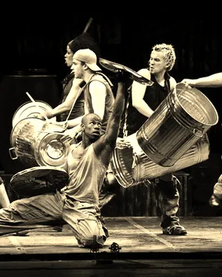 Stomp theatre performance